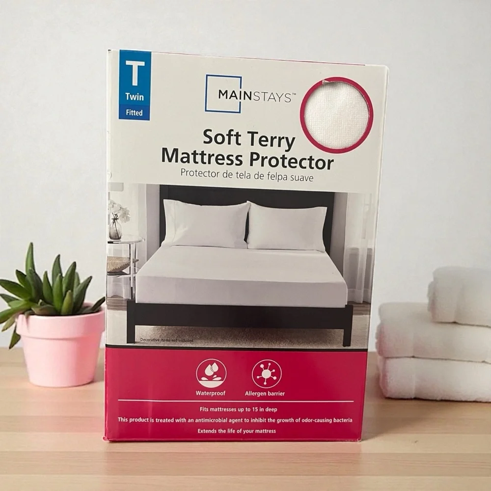 Mainstays Soft Terry Mattress Protector - White
